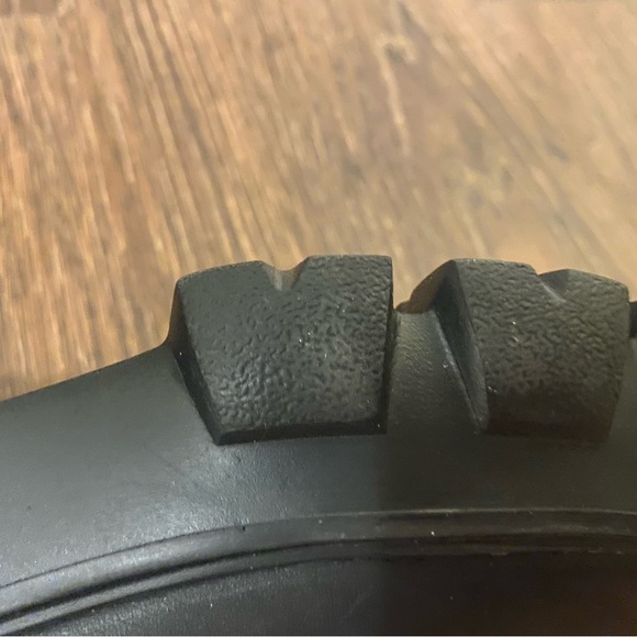 Gianni Bini Chunky Boots! Great for fall! - Picture 6 of 9